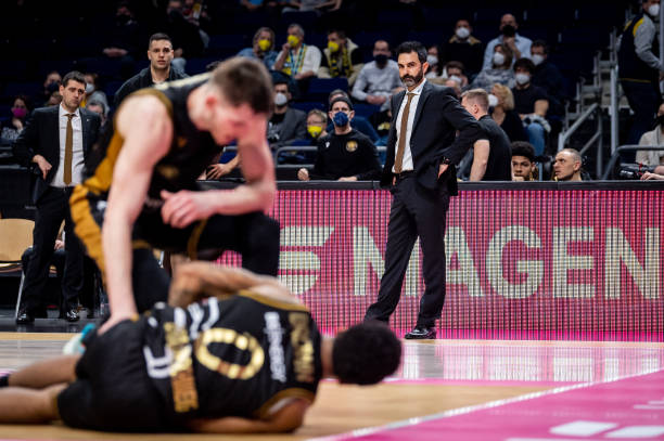 他们依然顽 他们依然顽